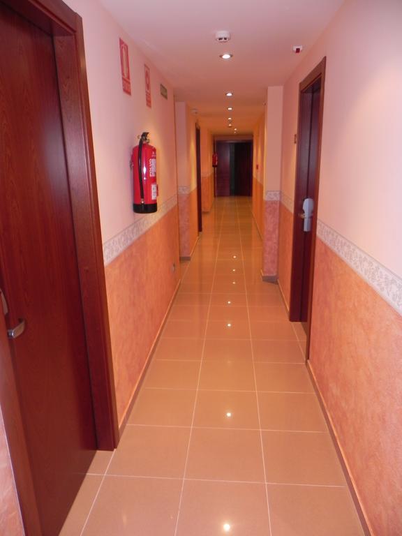 Hotel Restaurante Pizzeria Abc Laracha المظهر الخارجي الصورة